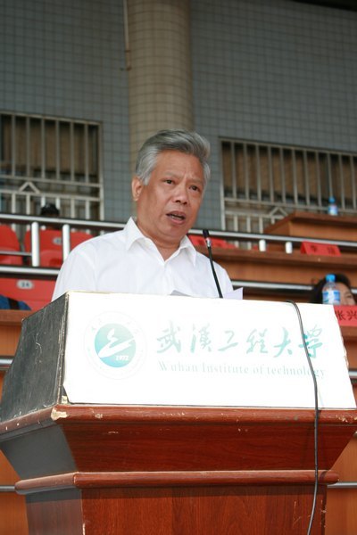 2012级新生军训阅兵暨总结大会顺利举行