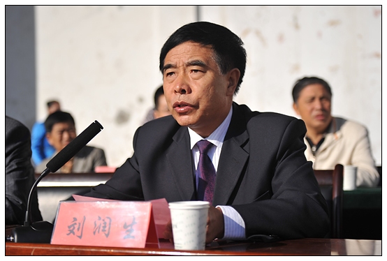 晋中学院2012级新生军训汇演暨开学典礼在北院体育场隆重举行
