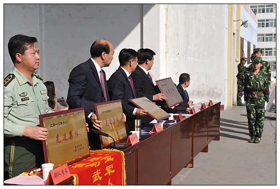 晋中学院2012级新生军训汇演暨开学典礼在北院体育场隆重举行