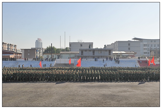 晋中学院2012级新生军训汇演暨开学典礼在北院体育场隆重举行