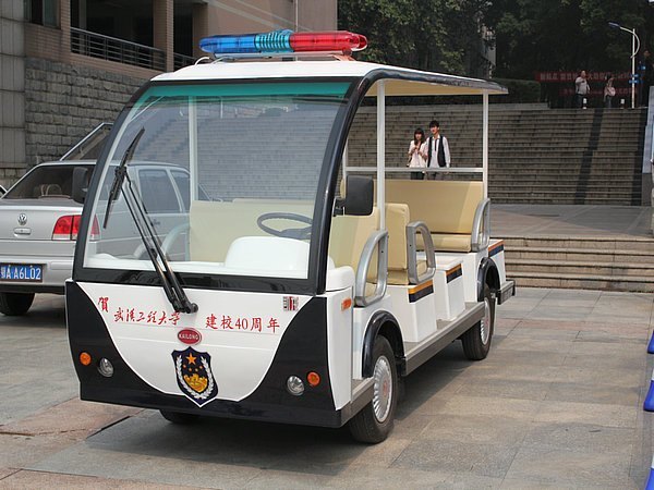 广济车业有限公司为武汉工程大学40周年校庆捐赠车辆