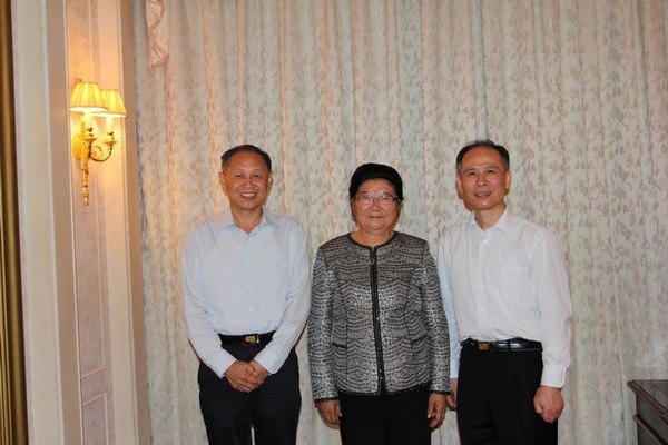 第十届全国人大常委会副委员长顾秀莲接见吴元欣书记李杰校长