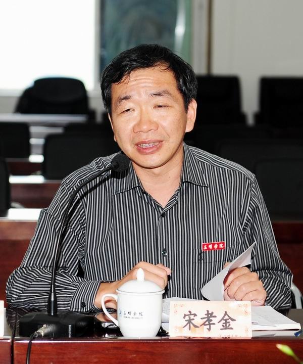 学校党委召开推进创先争优“156”长效机制座谈会