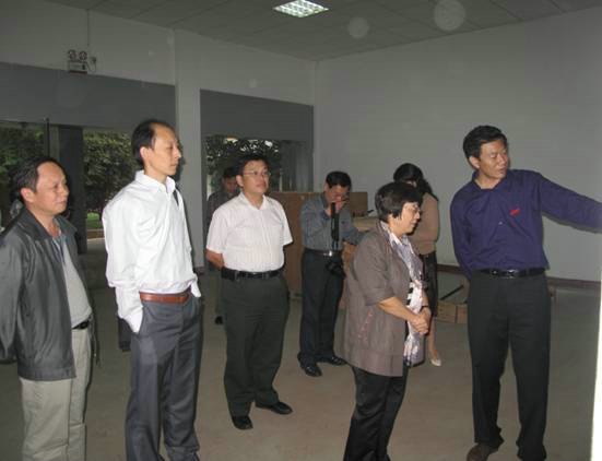 中国科学院院士赵玉芬教授来武汉工程大学讲学并参加联合实验室揭牌庆典