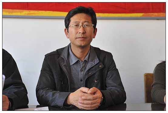年近80岁的晋中学院离休干部聂荣华在十八大前光荣入党
