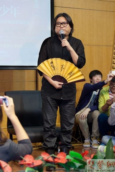 著名音乐人高晓松现场脱口秀引爆传媒学院