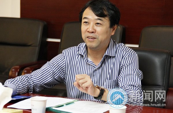 加强校园管理建设文明校园工作会议召开
