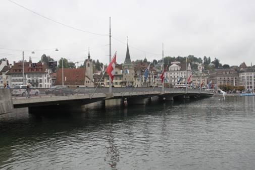 云南师范大学商学院吕娜老师参加2012年“瑞士矿业贸易有限公司——投资研讨会议”