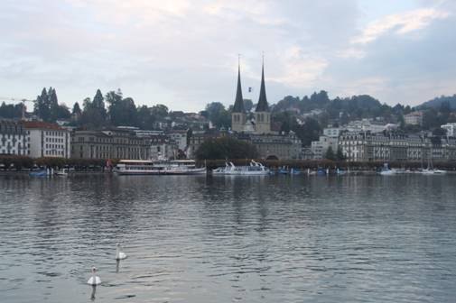 云南师范大学商学院吕娜老师参加2012年“瑞士矿业贸易有限公司——投资研讨会议”