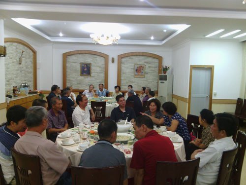 机电学院举办退休教职工重阳节欢聚活动