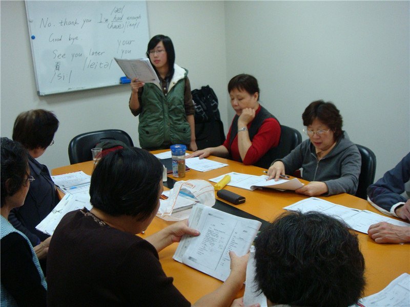 重九舞动夕阳,志愿你我与共——管理学院积极开展重阳敬老公益志愿服务活动