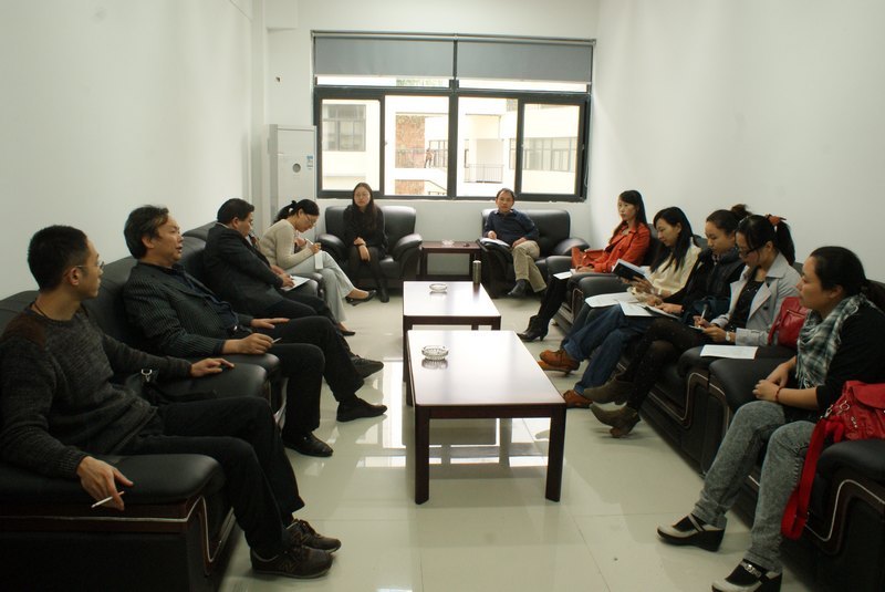 学院党办、思政课部、数理课部召开专项治理分组动员会