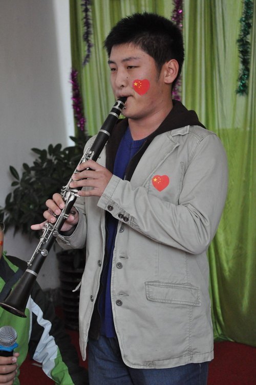 吉林农业科技学院志愿者服务基地、学生党员素质教育基地在光明社区成立吉林农业科技学院志愿者服务基地、学生党员素质教育基地在光明社区成立