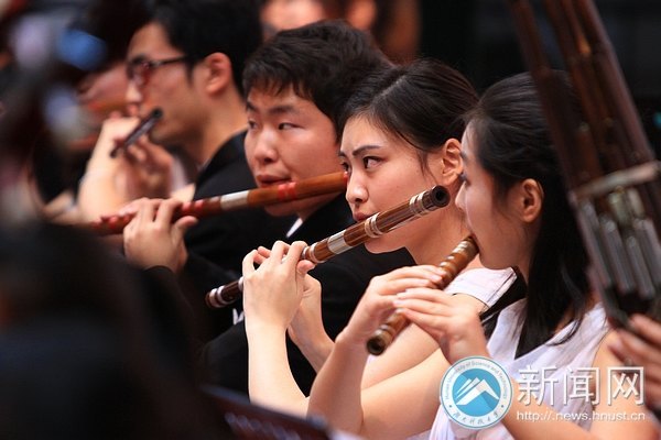 省大学生文工团来湖南科技大学奏响“最炫民乐风”