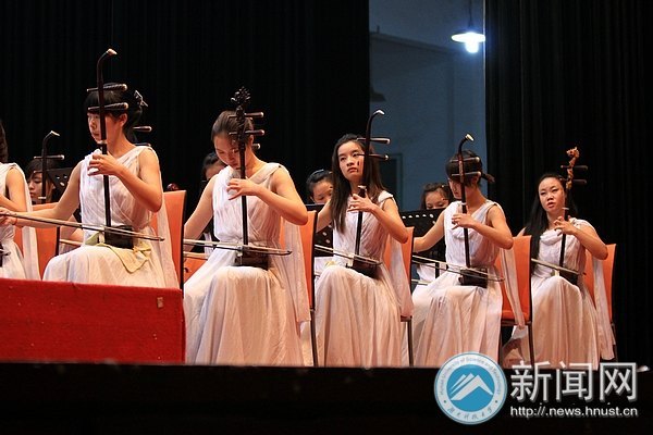 省大学生文工团来湖南科技大学奏响“最炫民乐风”