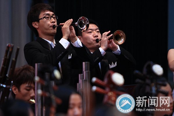 省大学生文工团来湖南科技大学奏响“最炫民乐风”