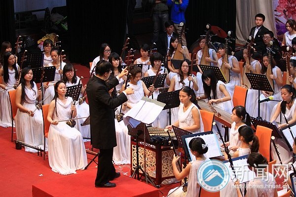 省大学生文工团来湖南科技大学奏响“最炫民乐风”