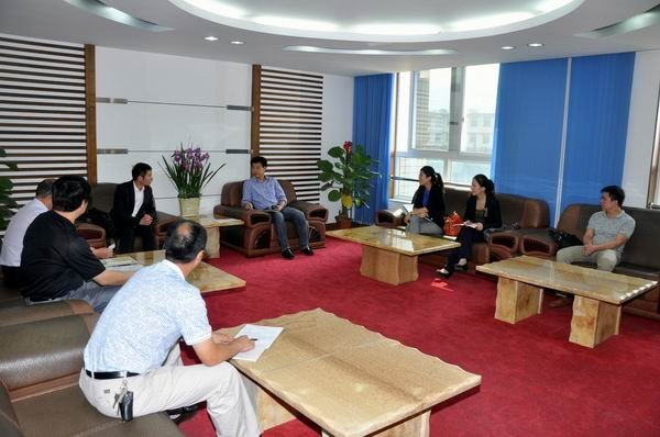 马国防书记会见南京客人