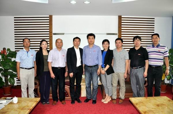 马国防书记会见南京客人