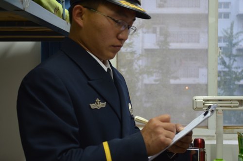 燕山大学里仁学院开展2012级新生内务竞赛活动