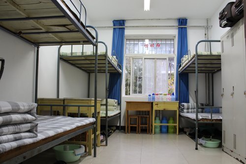 燕山大学里仁学院开展2012级新生内务竞赛活动