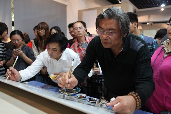 景德镇陶瓷学院举行2012年老同志陶瓷书画摄影作品展