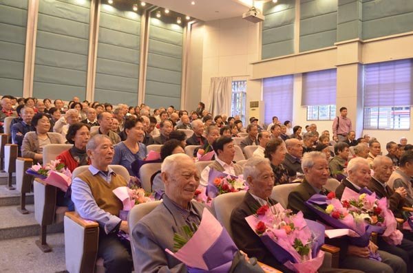 �������մ�ѧԺ����������ף�ٴ��