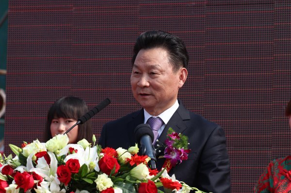 高朋满座 双喜临门 湖北科技学院办学75周年暨揭牌庆典隆重举行