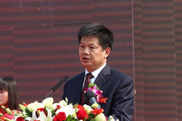 高朋满座 双喜临门 湖北科技学院办学75周年暨揭牌庆典隆重举行