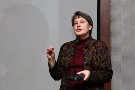 �����նɴ�ѧ��ӡ�ڰ��ɴ�ѧӡ�ڰ��ɲ���˹У�������ŷ��ʳ��ݹ�ѧԺ