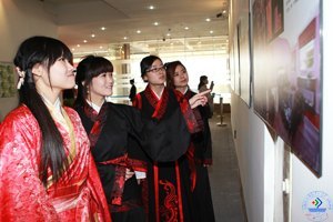 济南大学举办中国国际家用纺织品设计大赛全国(济南)巡展暨创意设计高层论坛