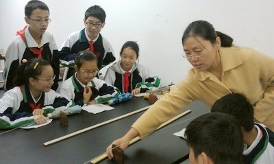 У�ع�ί��֯��ʮ����ѧ���ι��Ϻ�����ѧԺ����ʵ����