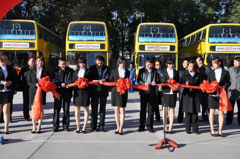 太原公交公司与中北大学共建文明和谐校园公交