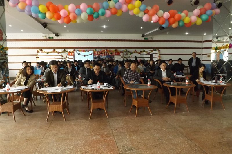 许昌学院组织举行创新创业园第二批入驻团队评审答辩会