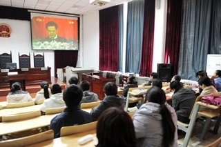 滨州学院师生认真收听收看十八大开幕式盛况