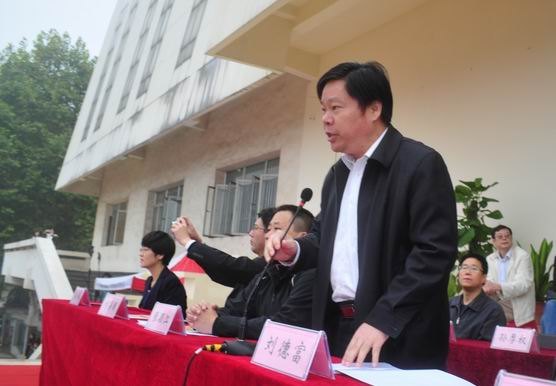 湖北工业大学2012年大学生田径运动会隆重举行