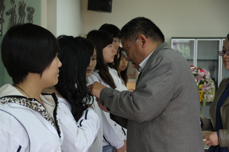 云南师范大学商学院举行2012年第二批赴泰汉语教学志愿者出征仪式