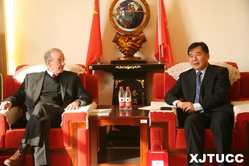 美国内布拉斯加林肯大学校长帕尔曼博士一行访问西安交通大学城市学院