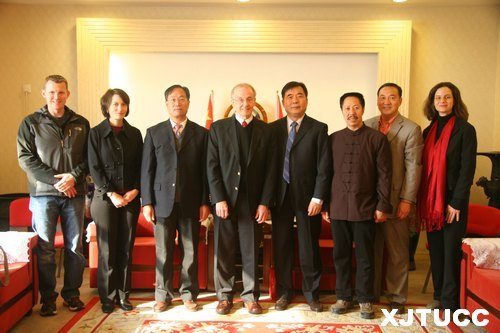 美国内布拉斯加林肯大学校长帕尔曼博士一行访问西安交通大学城市学院