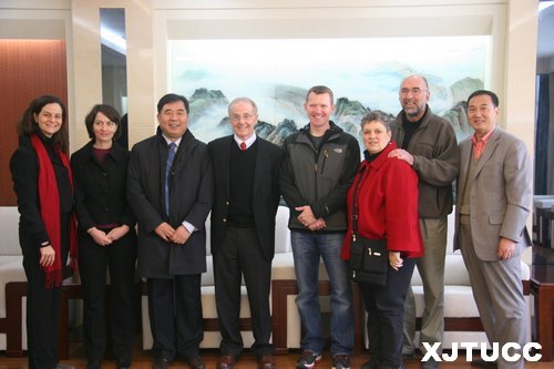 美国内布拉斯加林肯大学校长帕尔曼博士一行访问西安交通大学城市学院