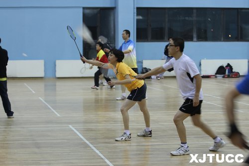 ������ͨ��ѧ����ѧԺ�������ڽ���ڶ����ְ�����ֲ���ë�������л�