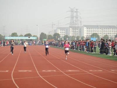 (图文)安徽工业大学工商学院师生参加校2012年田径运动会