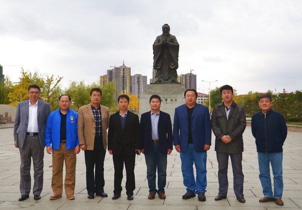 省教育厅体育课程建设检查评估专家组莅临烟台大学文经学院实地评估