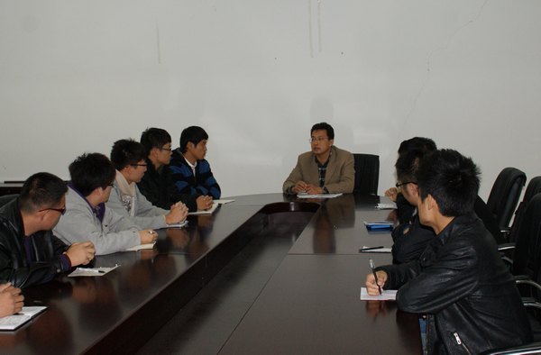 省教育厅体育课程建设检查评估专家组莅临烟台大学文经学院实地评估