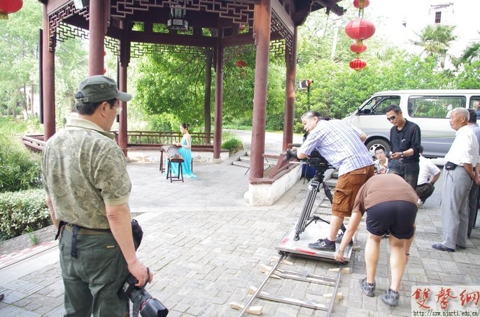 南京艺术学院参拍《科学发展铸辉煌》向党的十八大献礼