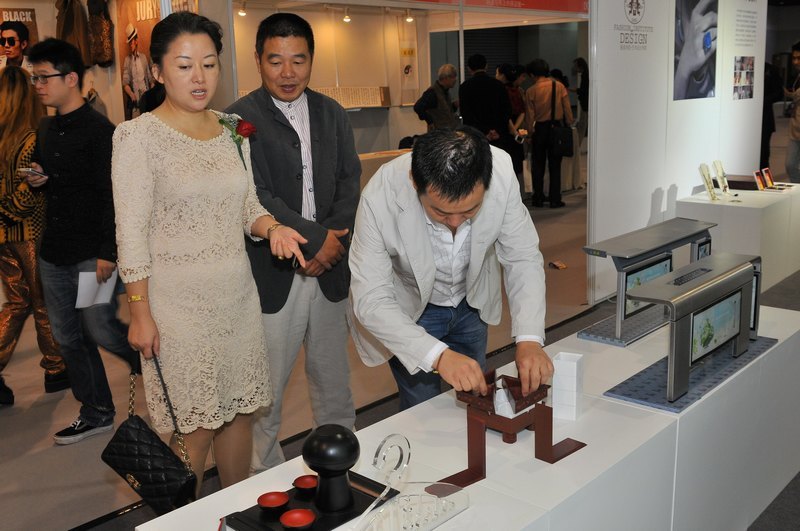 ������ѧ��װ•�������ѧԺ��չ2012�����ҵ������