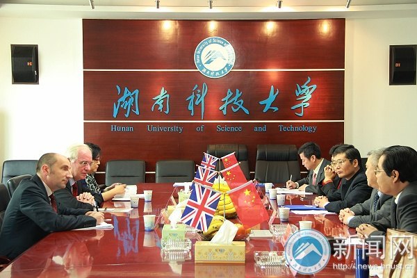 ӢոѧУSeamusһúϿƼѧǩЭ