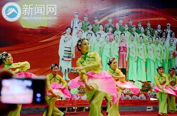 ����ʡ�����ѧʾ��У�����������ϿƼ���ѧ��������