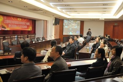 全校各级党组织和党员以多种形式收看党的十八大开幕直播盛况