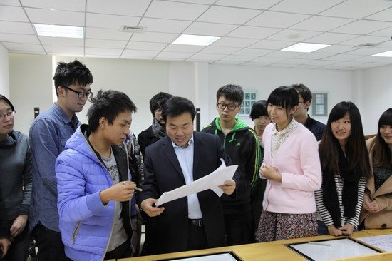 中央电视台报道北京城市学院学习贯彻党的十八大精神活动